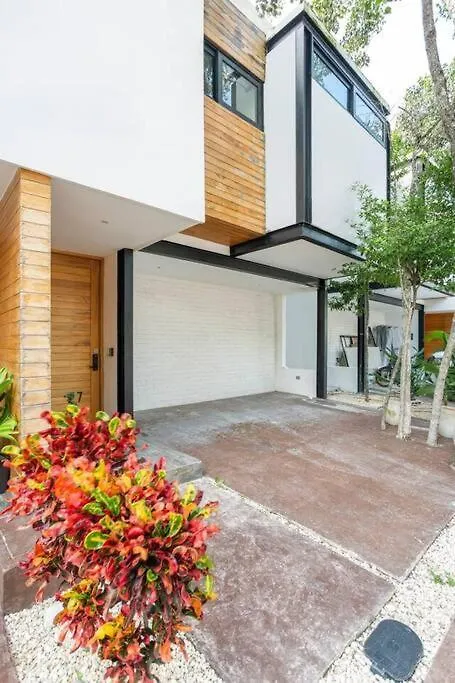 Apartmán Mun With Charming Views Playa del Carmen 0*,